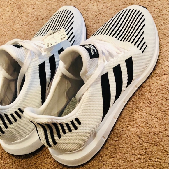 adidas Originals Men’s Swift Run CQ2116 - Picture 2 of 5